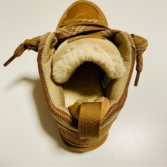 UGG Women’s Lowmel Chestnut size 8 - Picture 7 of 8